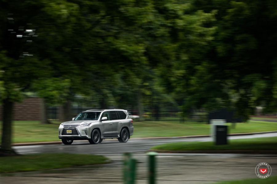  Lexus LX570 on Vossen Wheels (HC-1) 2017 года  (фото 35 из 43)